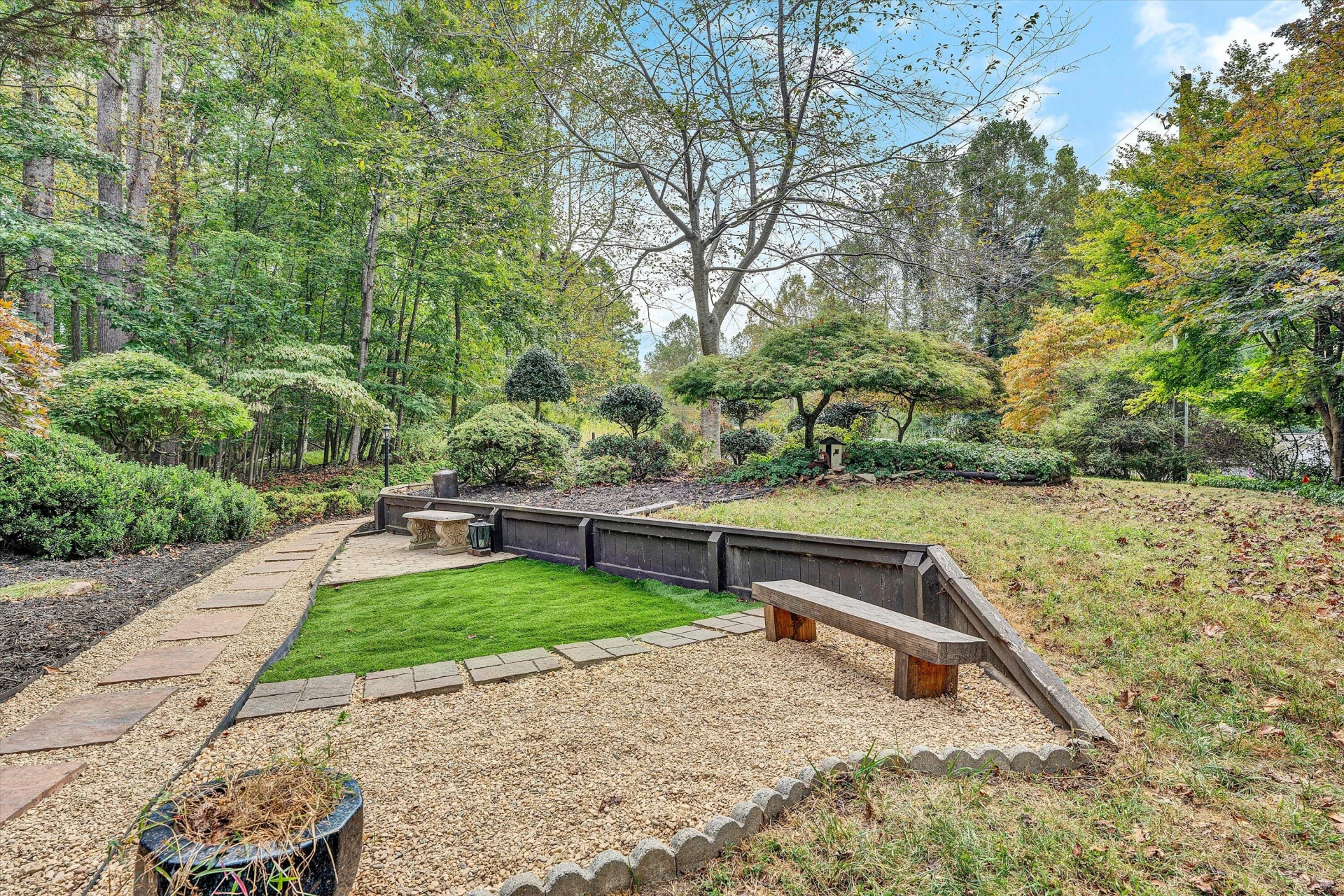 105 Prince CT - Photo 2