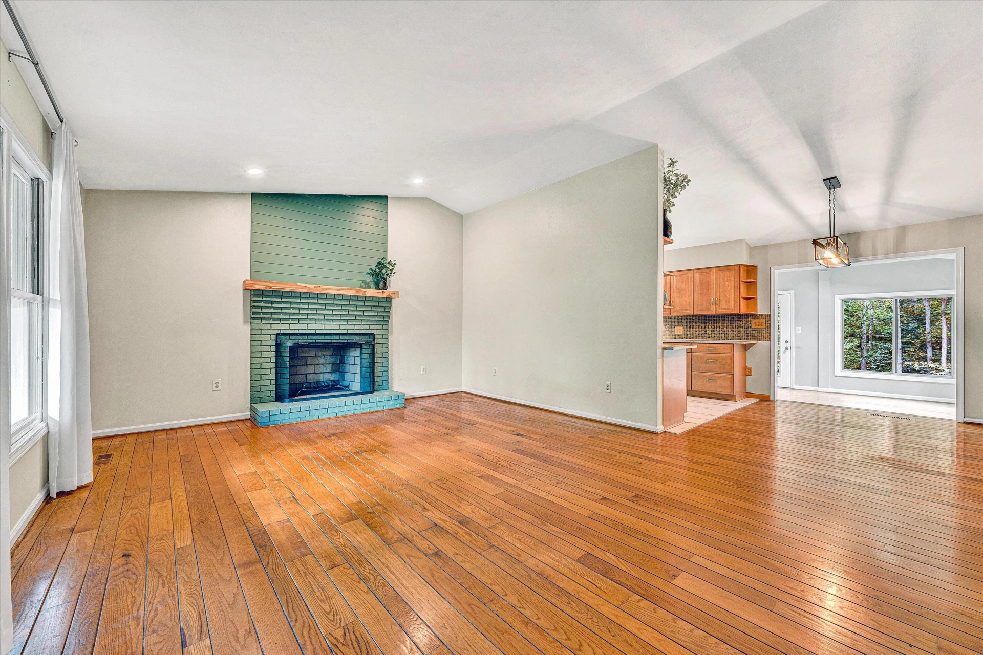 105 Prince CT - Photo 5