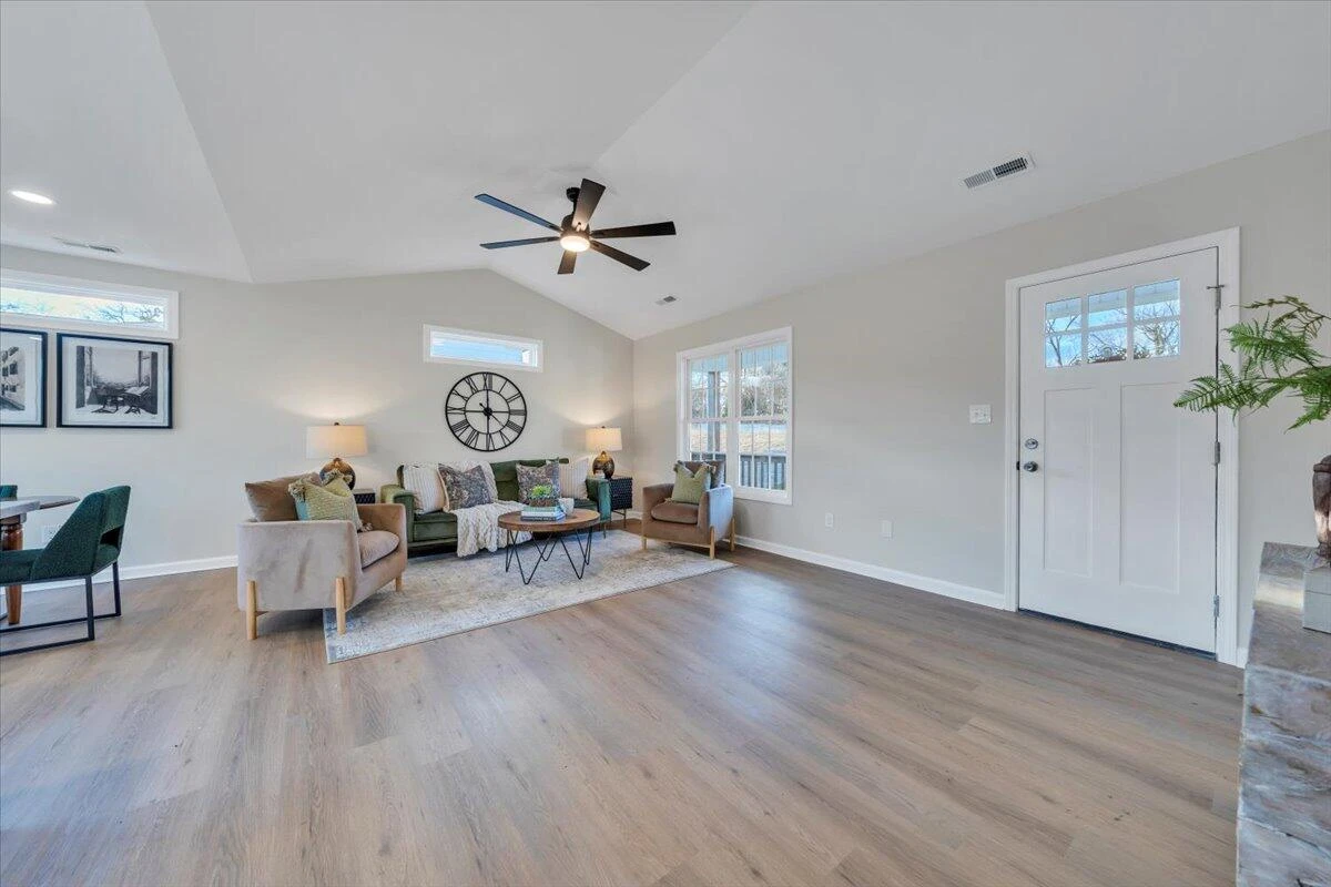2315 Vale AVE - Photo 4
