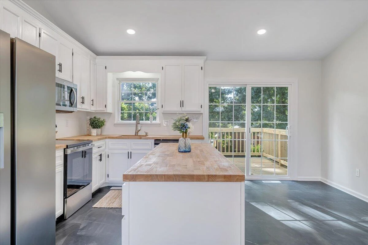 3523 Bandy RD - Photo 6