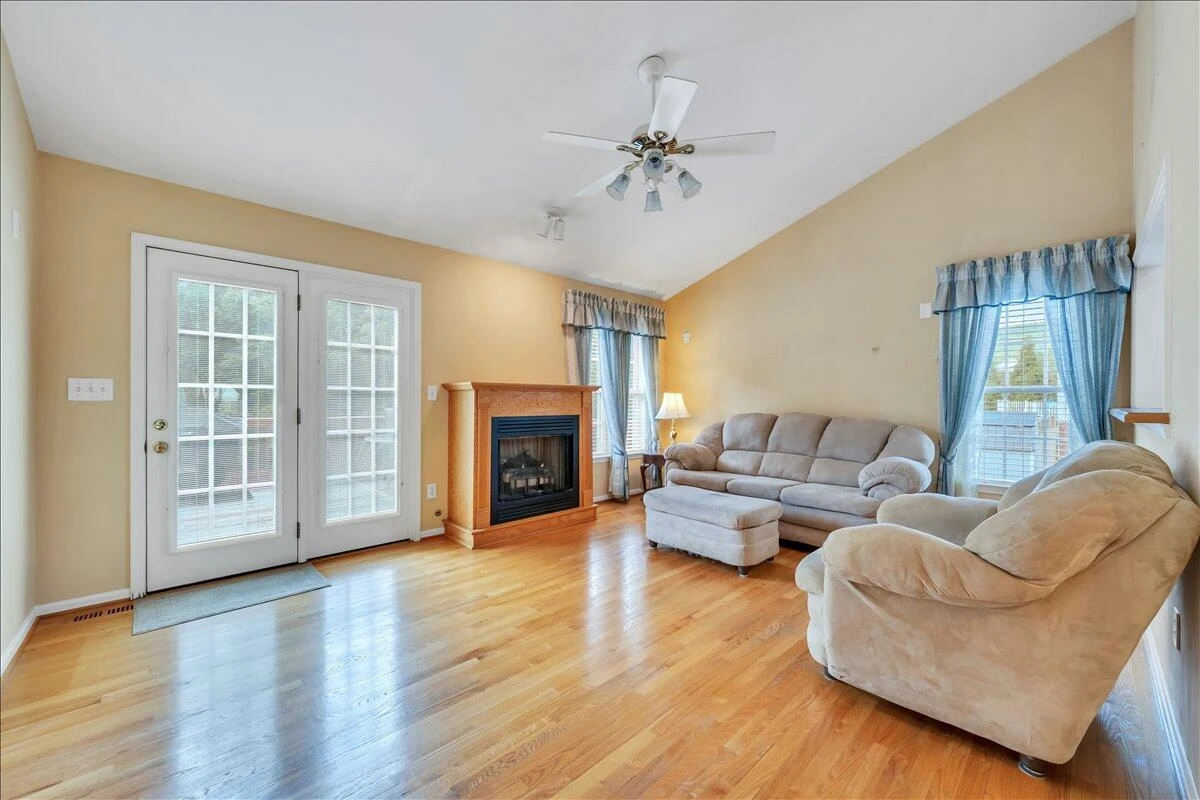 201 Eagle Ridge - Photo 2