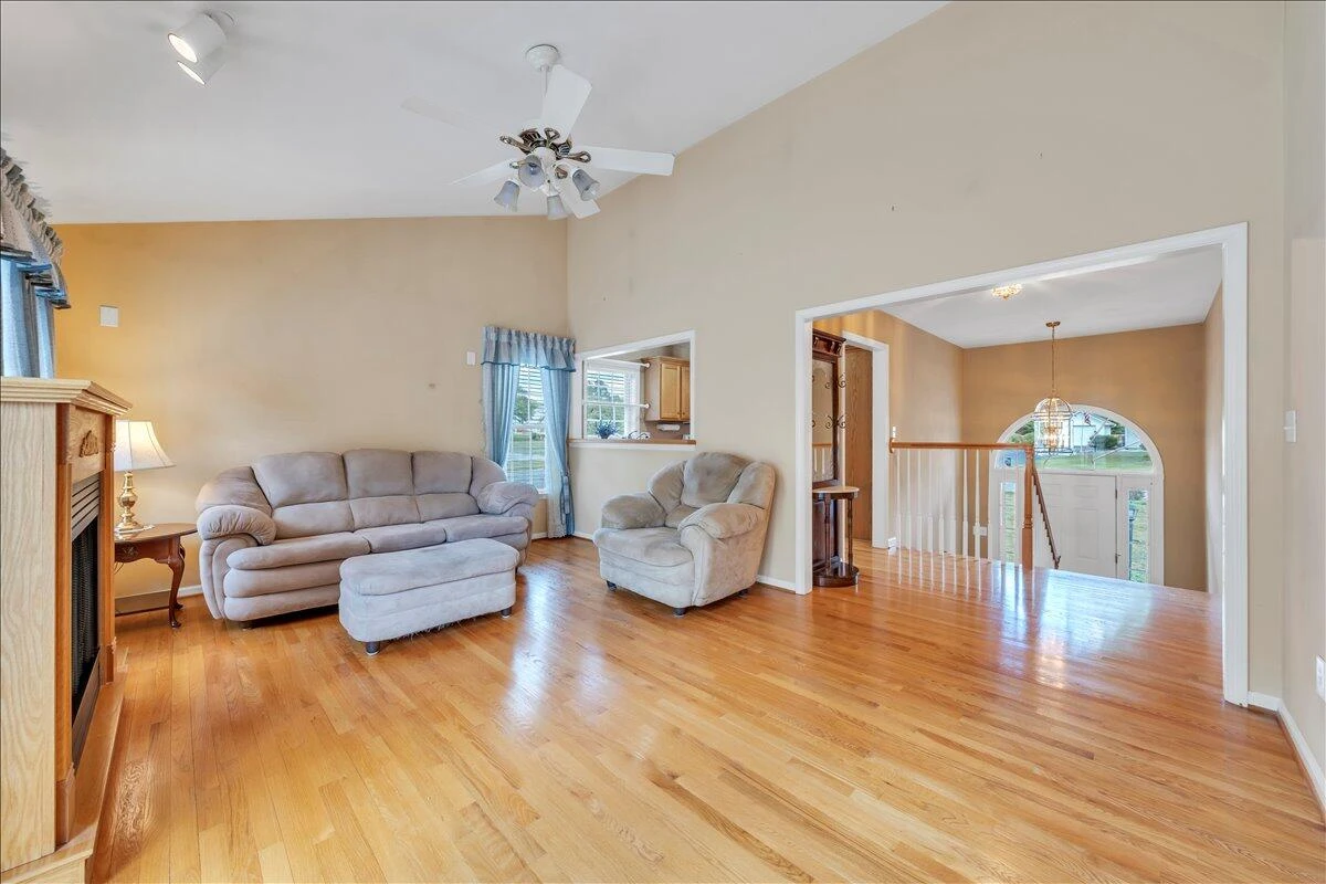 201 Eagle Ridge - Photo 3