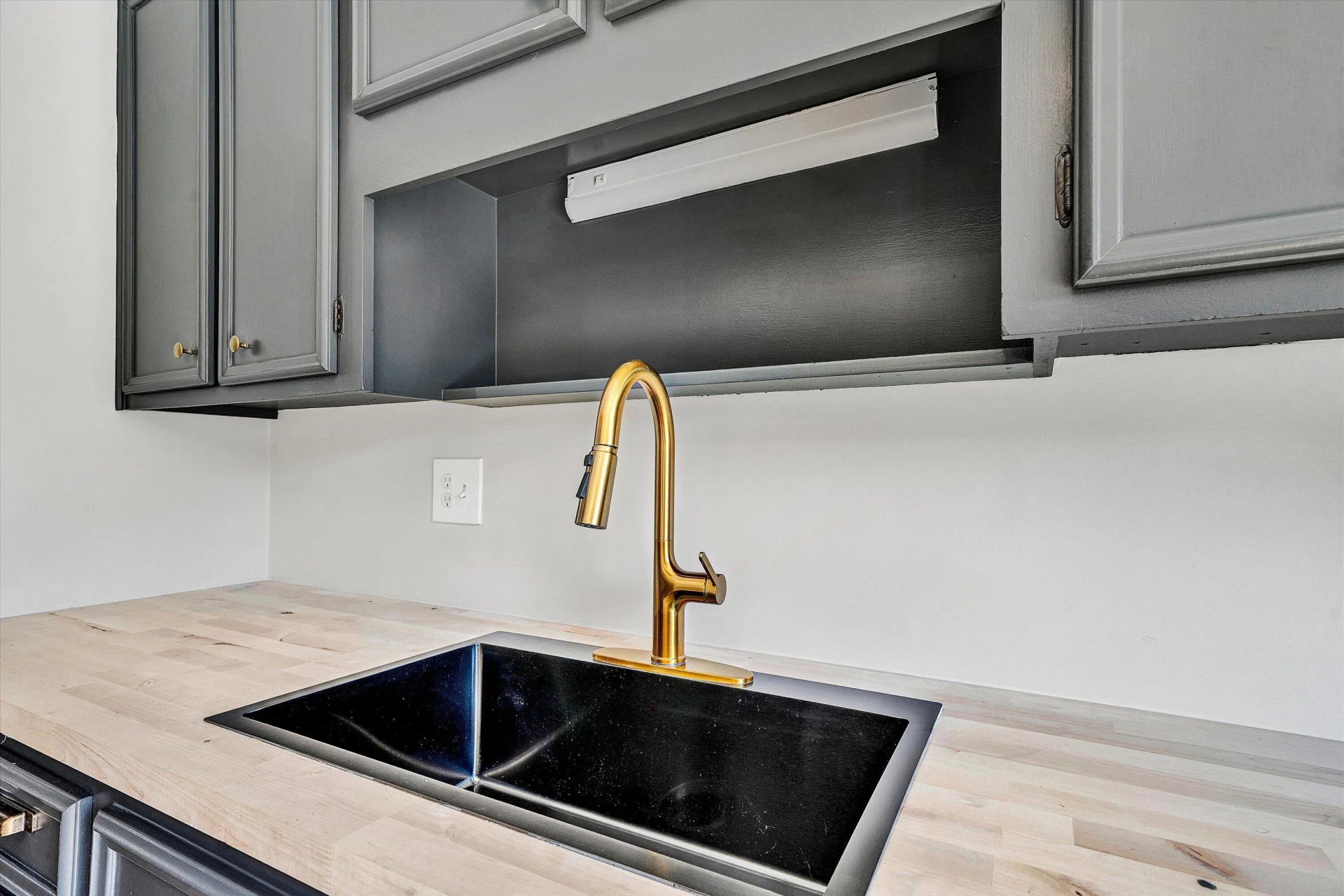 3250 Woodview RD - Photo 15