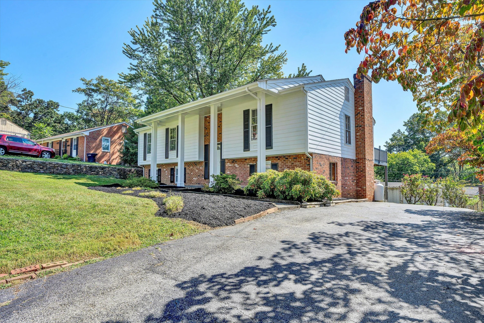 3250 Woodview RD - Photo 2