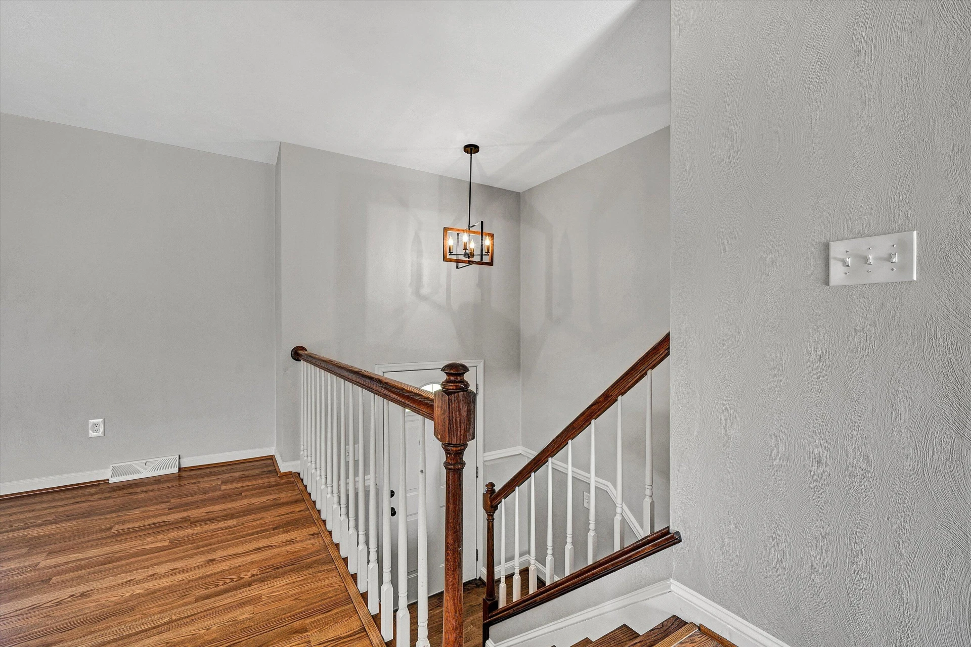 3250 Woodview RD - Photo 5