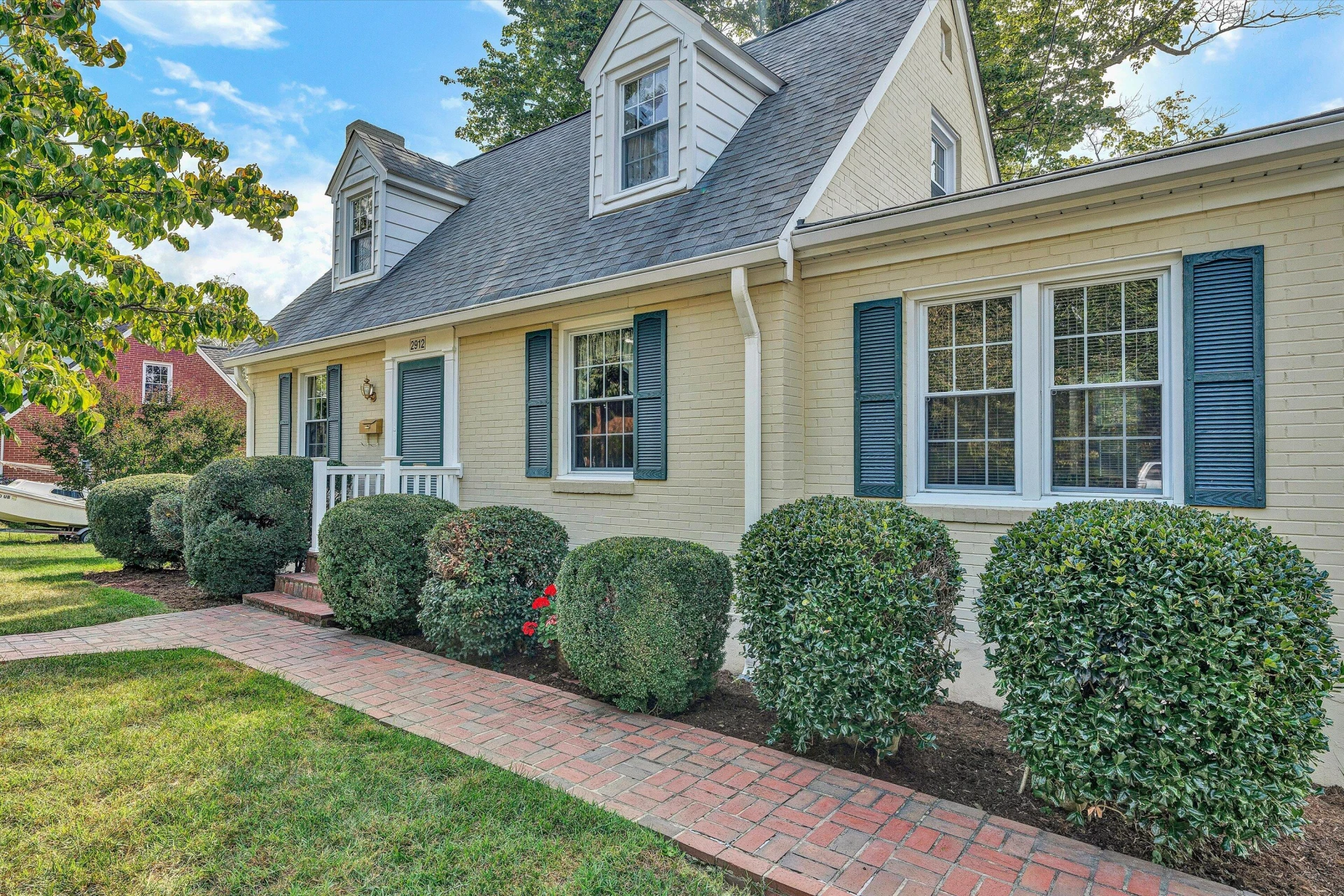 2912 Oak Crest AVE SW - Photo 8