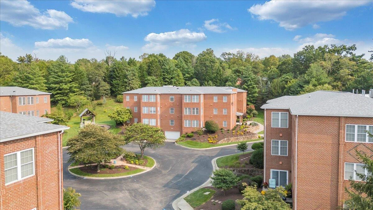 3060 Mcvitty Forest DR #209
