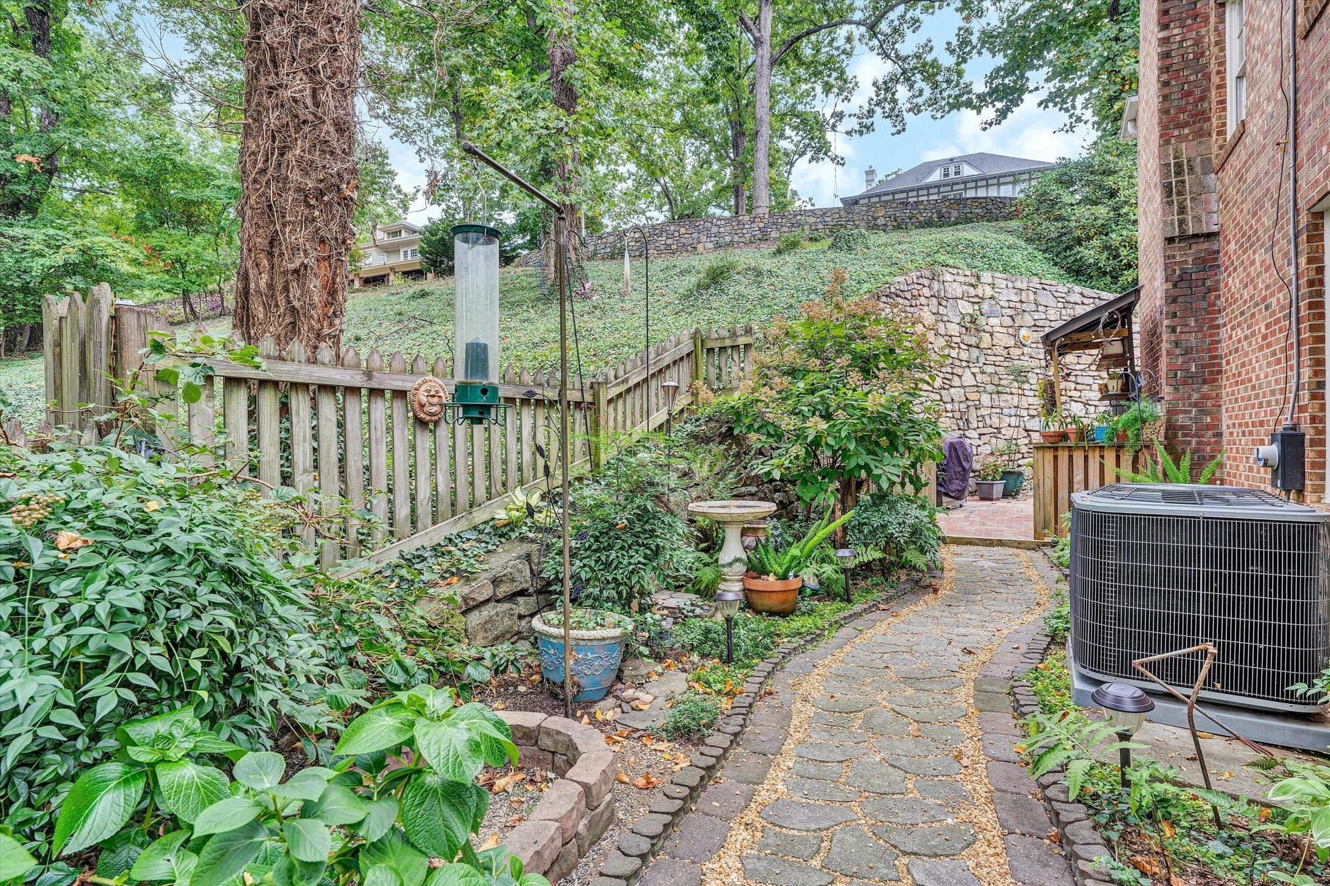 714 Wildwood RD SW - Photo 37