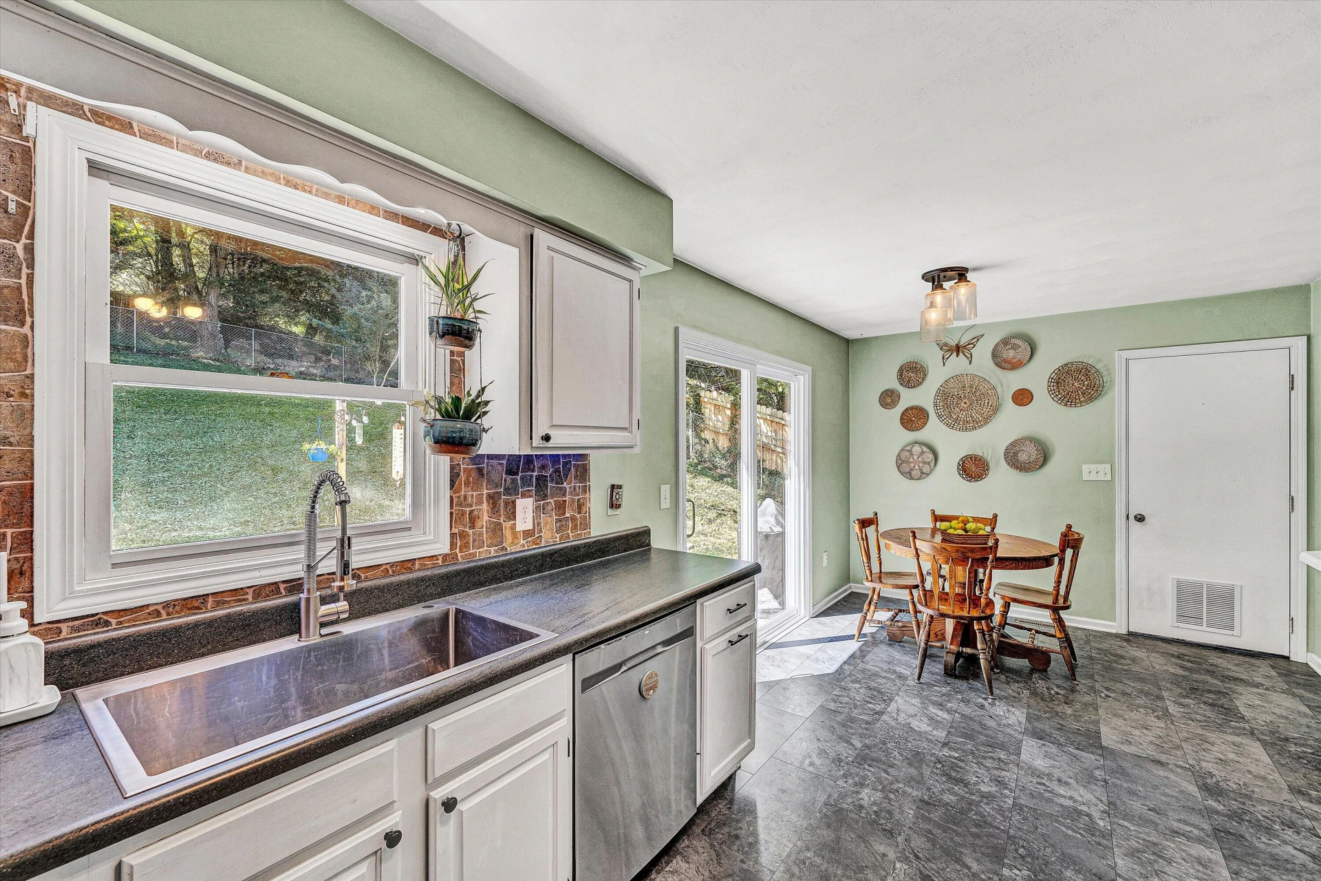 1925 Edgerton AVE SE - Photo 11