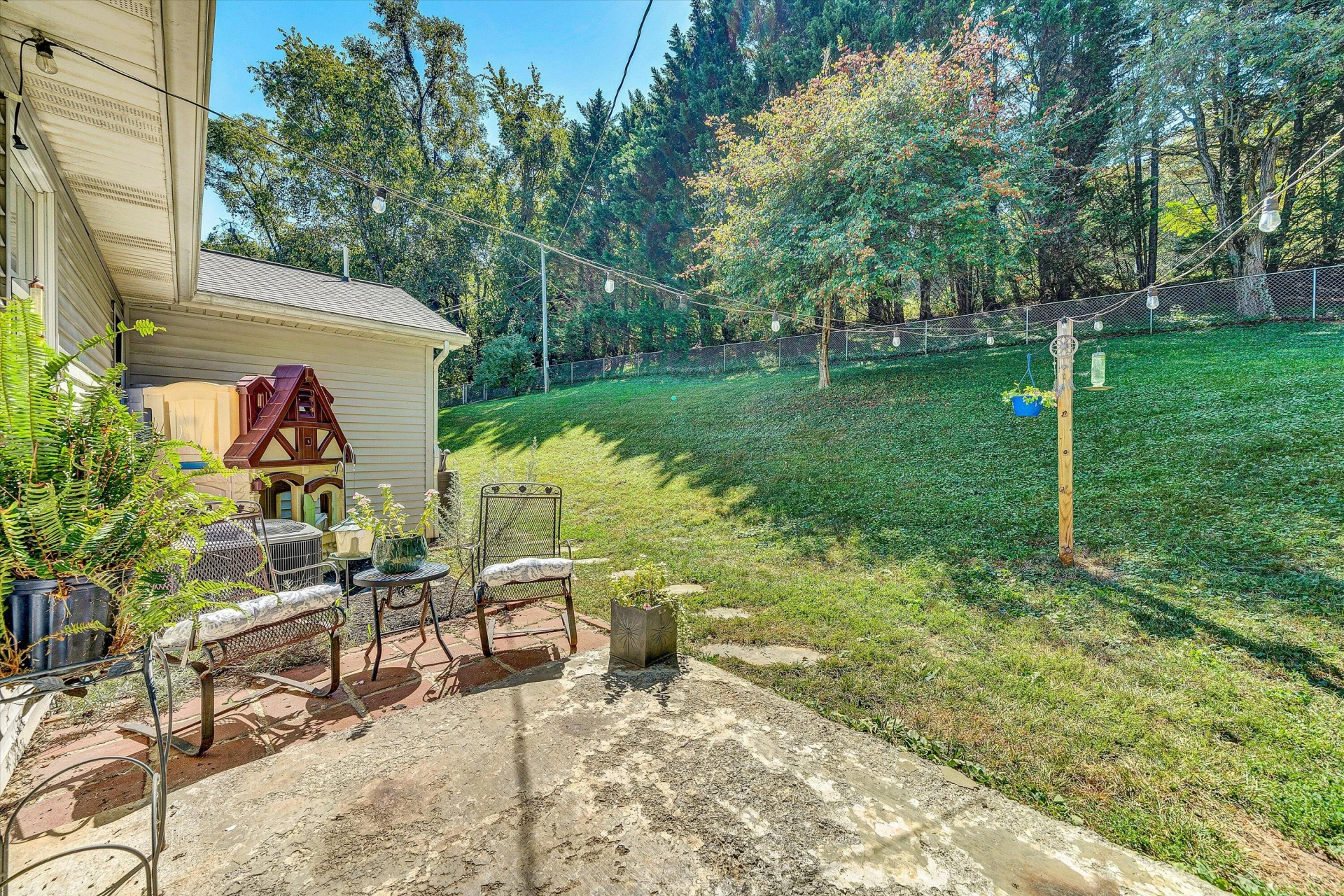 1925 Edgerton AVE SE - Photo 27