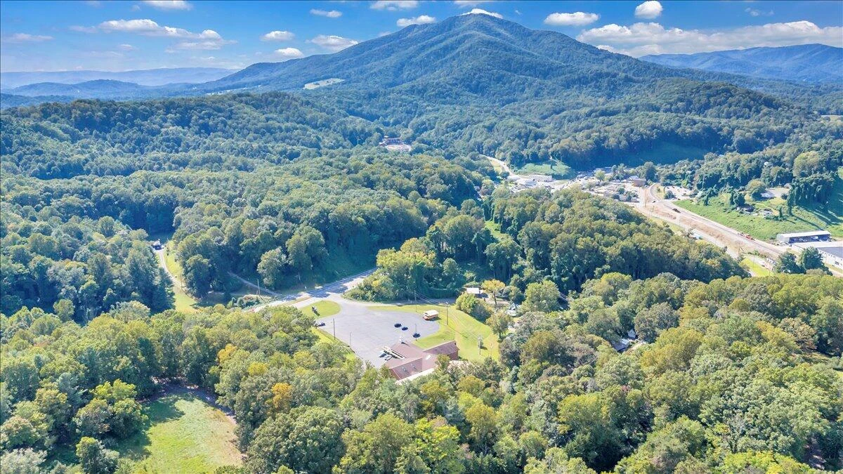 10 Whispering Creek RD - Photo 88