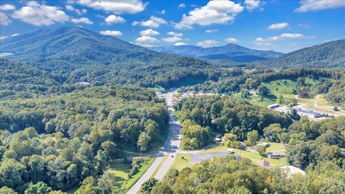 10 Whispering Creek RD - Photo 95