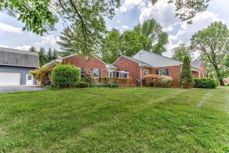 8602 Sanderson DR - Photo 11