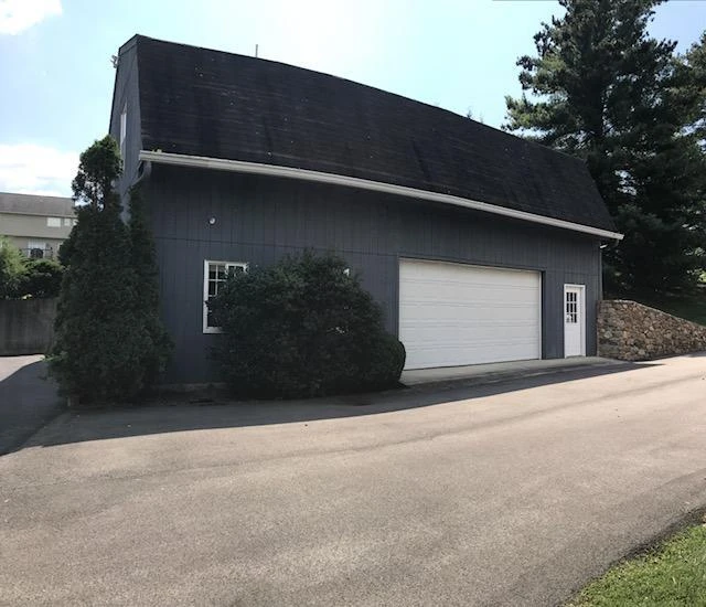 8602 Sanderson DR - Photo 46