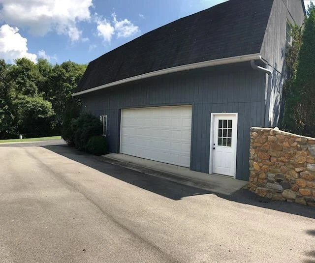 8602 Sanderson DR - Photo 47