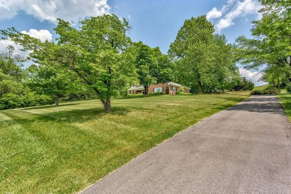 8602 Sanderson DR - Photo 5