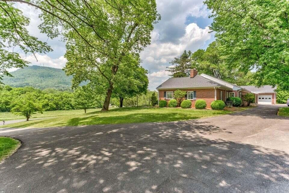 8602 Sanderson DR - Photo 6