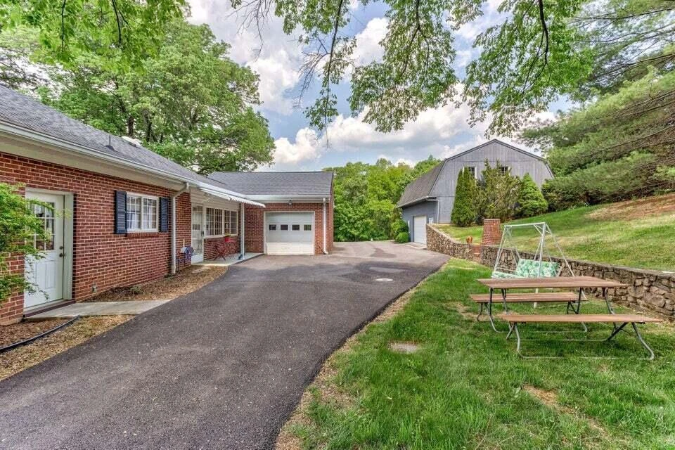 8602 Sanderson DR - Photo 7