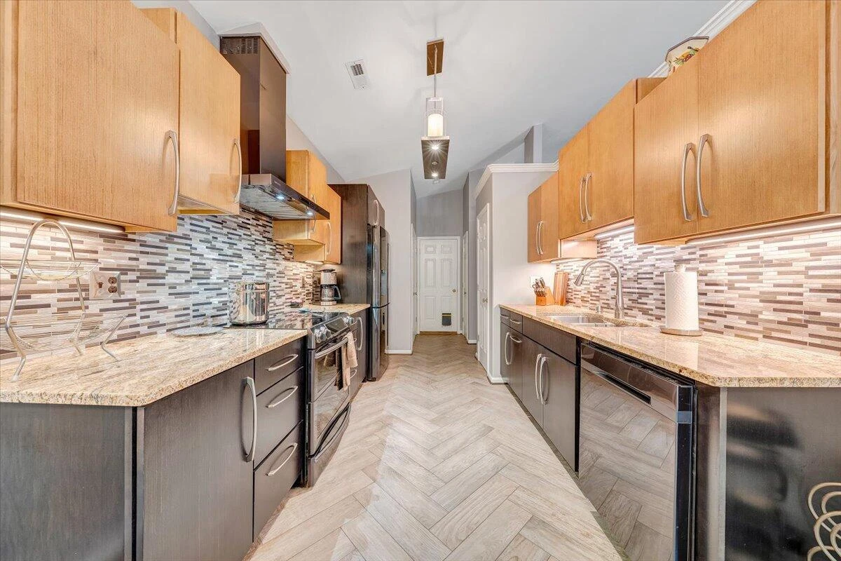 3908 Parkway Place DR - Photo 12