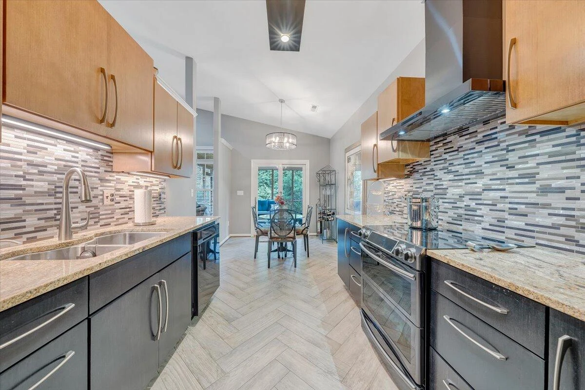 3908 Parkway Place DR - Photo 14