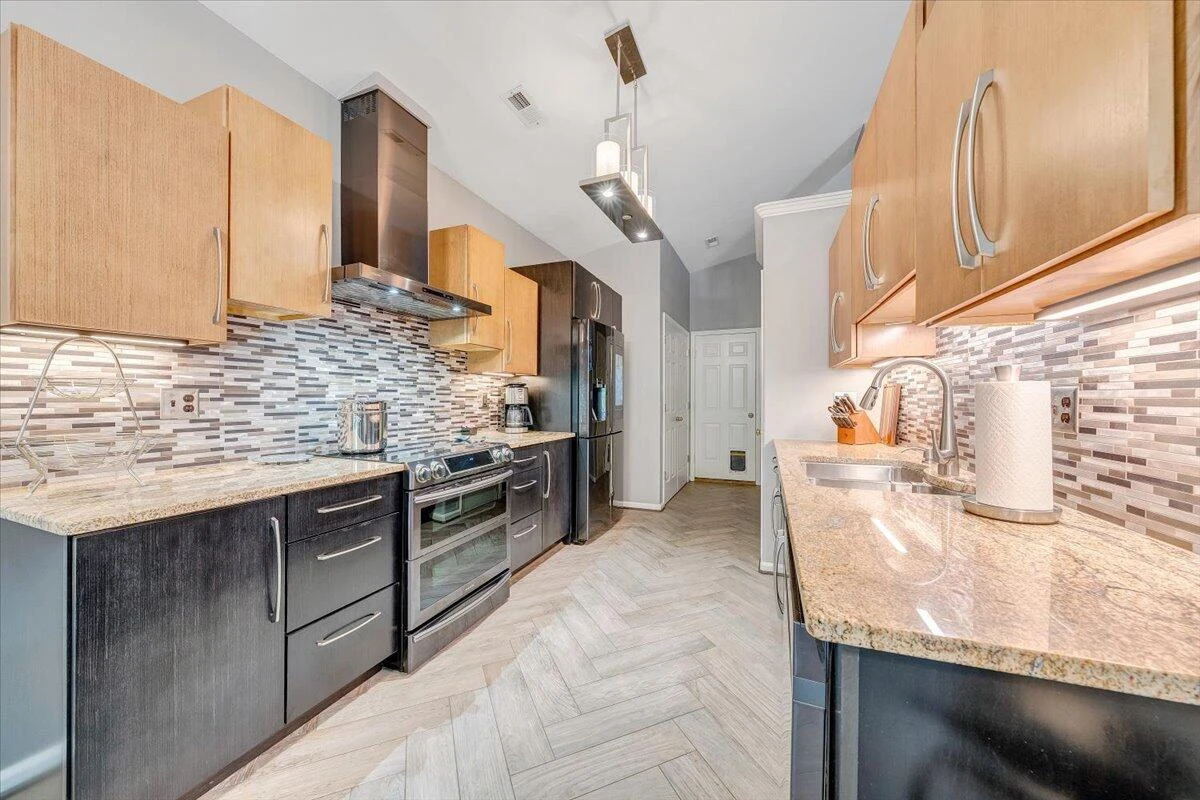 3908 Parkway Place DR - Photo 15