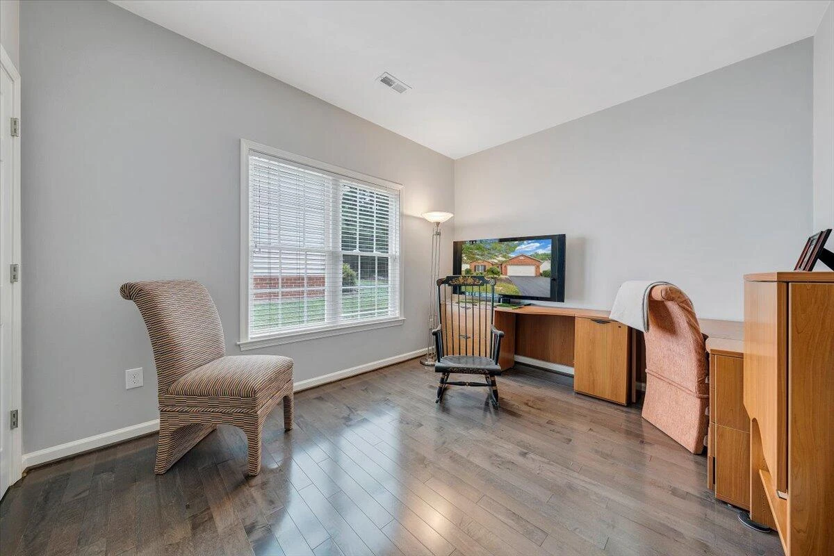 3908 Parkway Place DR - Photo 16