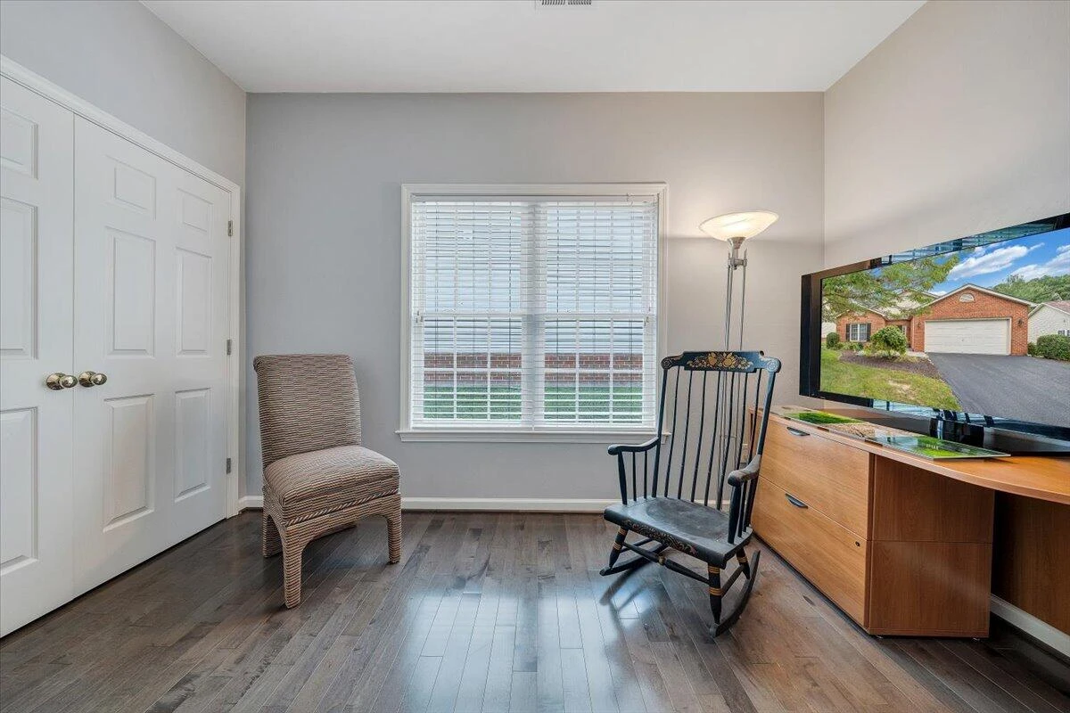 3908 Parkway Place DR - Photo 17