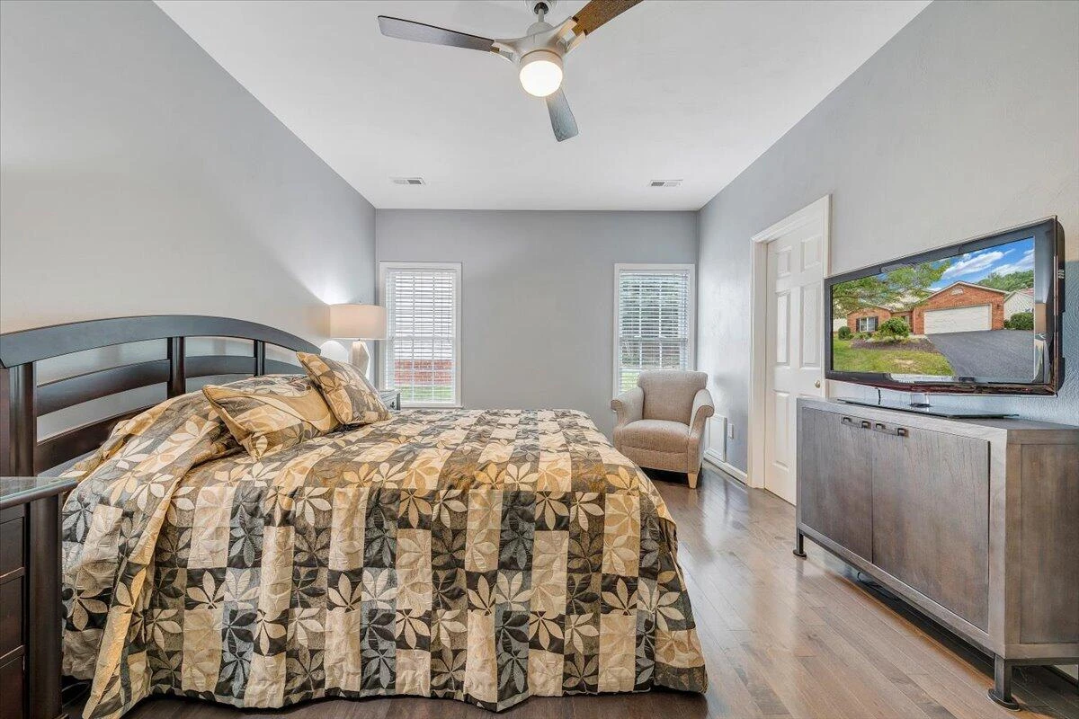 3908 Parkway Place DR - Photo 19