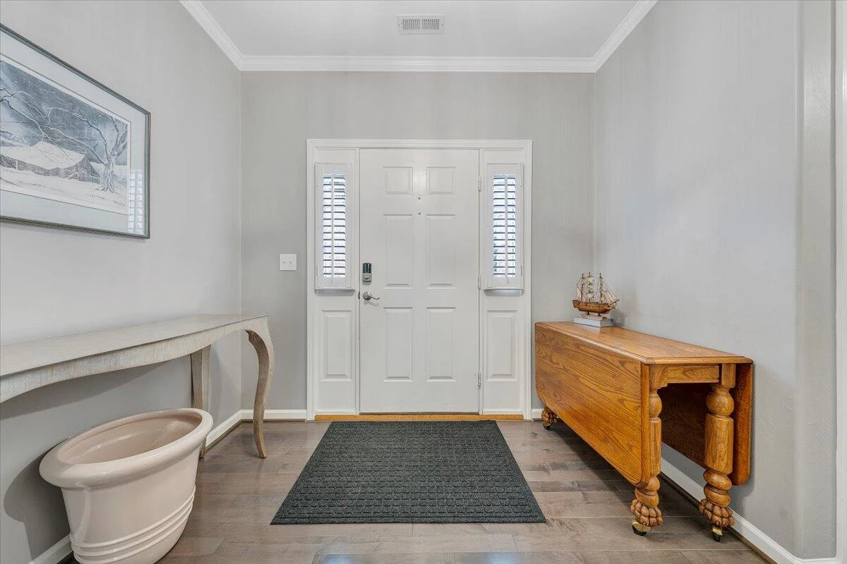 3908 Parkway Place DR - Photo 2