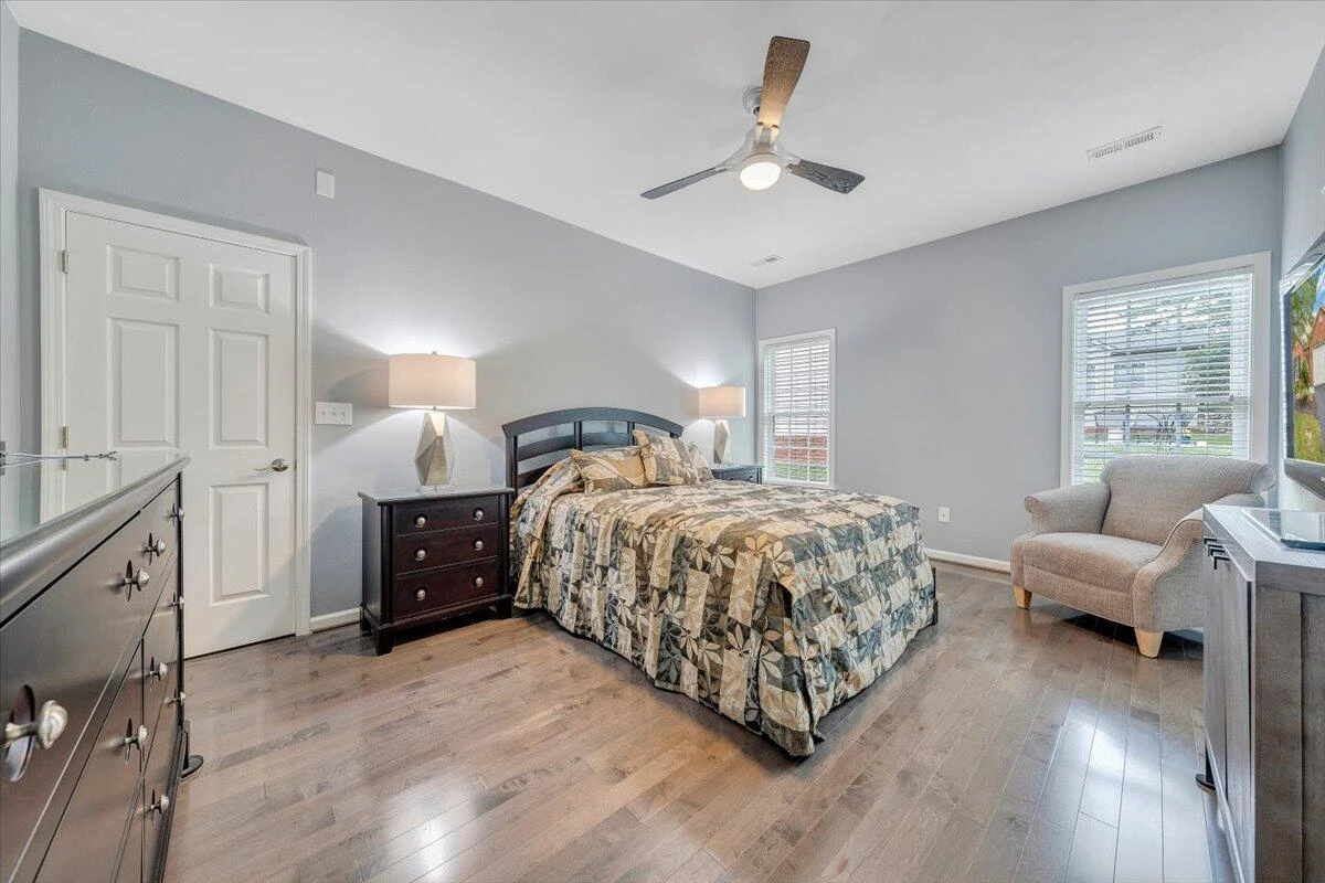 3908 Parkway Place DR - Photo 20