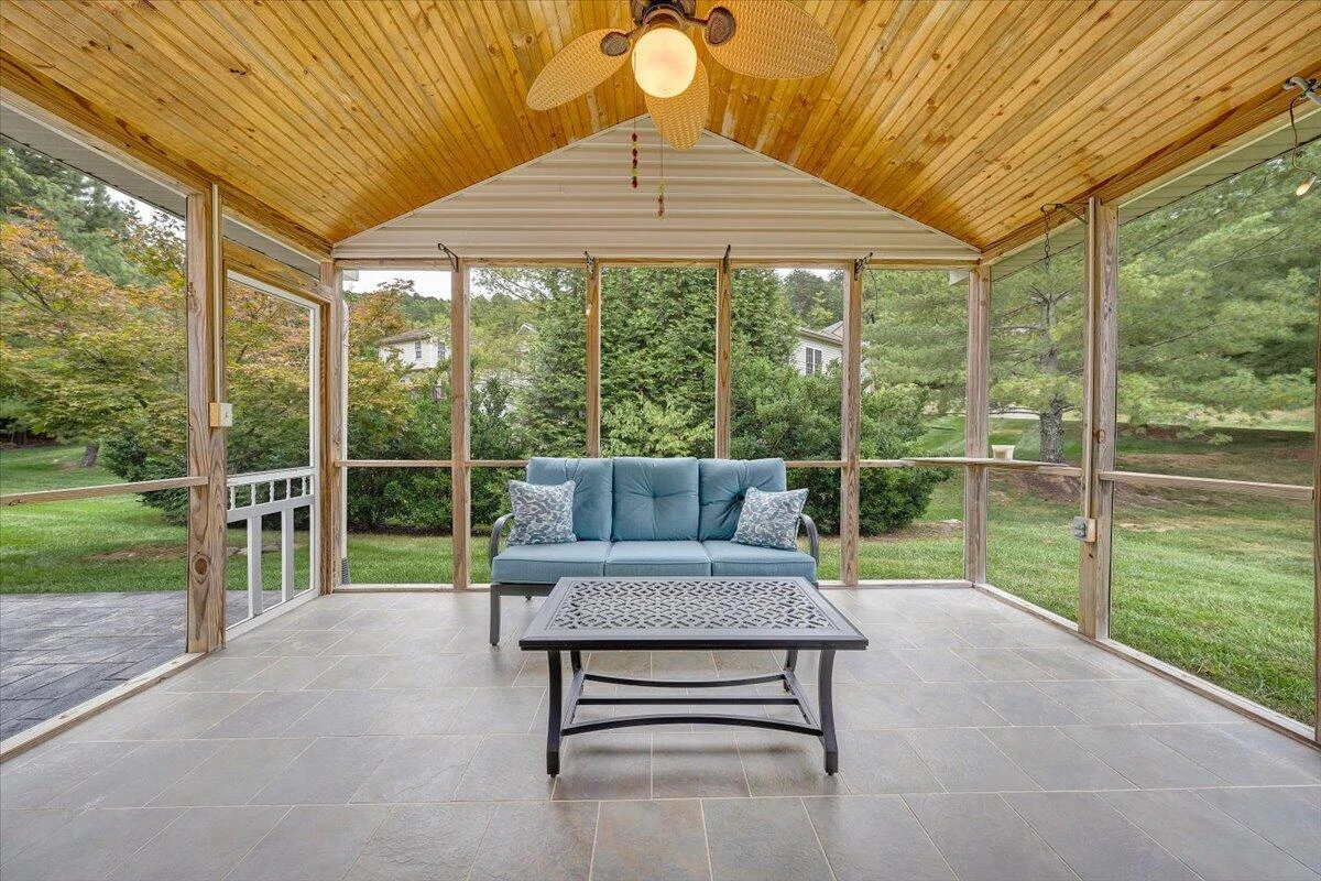 3908 Parkway Place DR - Photo 26