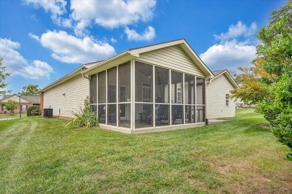 3908 Parkway Place DR - Photo 31