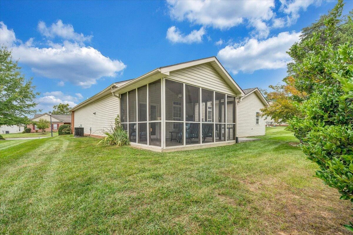 3908 Parkway Place DR - Photo 32