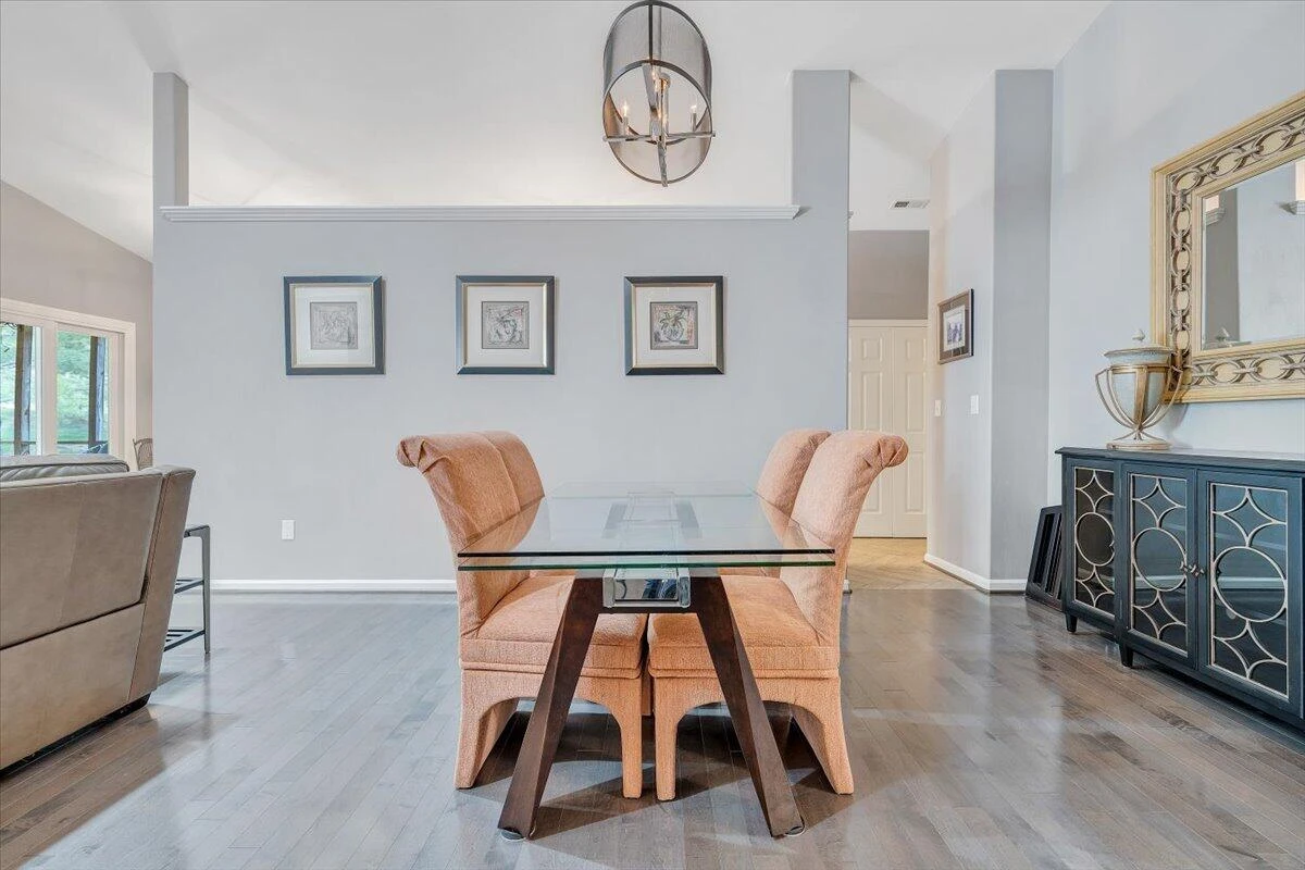 3908 Parkway Place DR - Photo 4