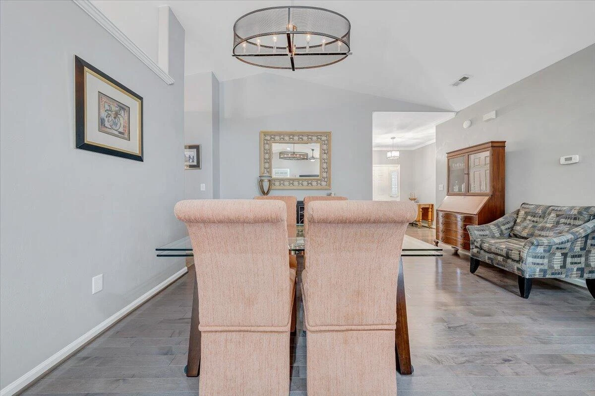 3908 Parkway Place DR - Photo 5