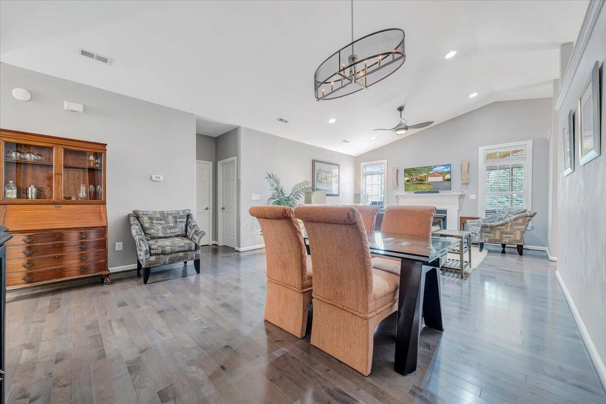 3908 Parkway Place DR - Photo 6