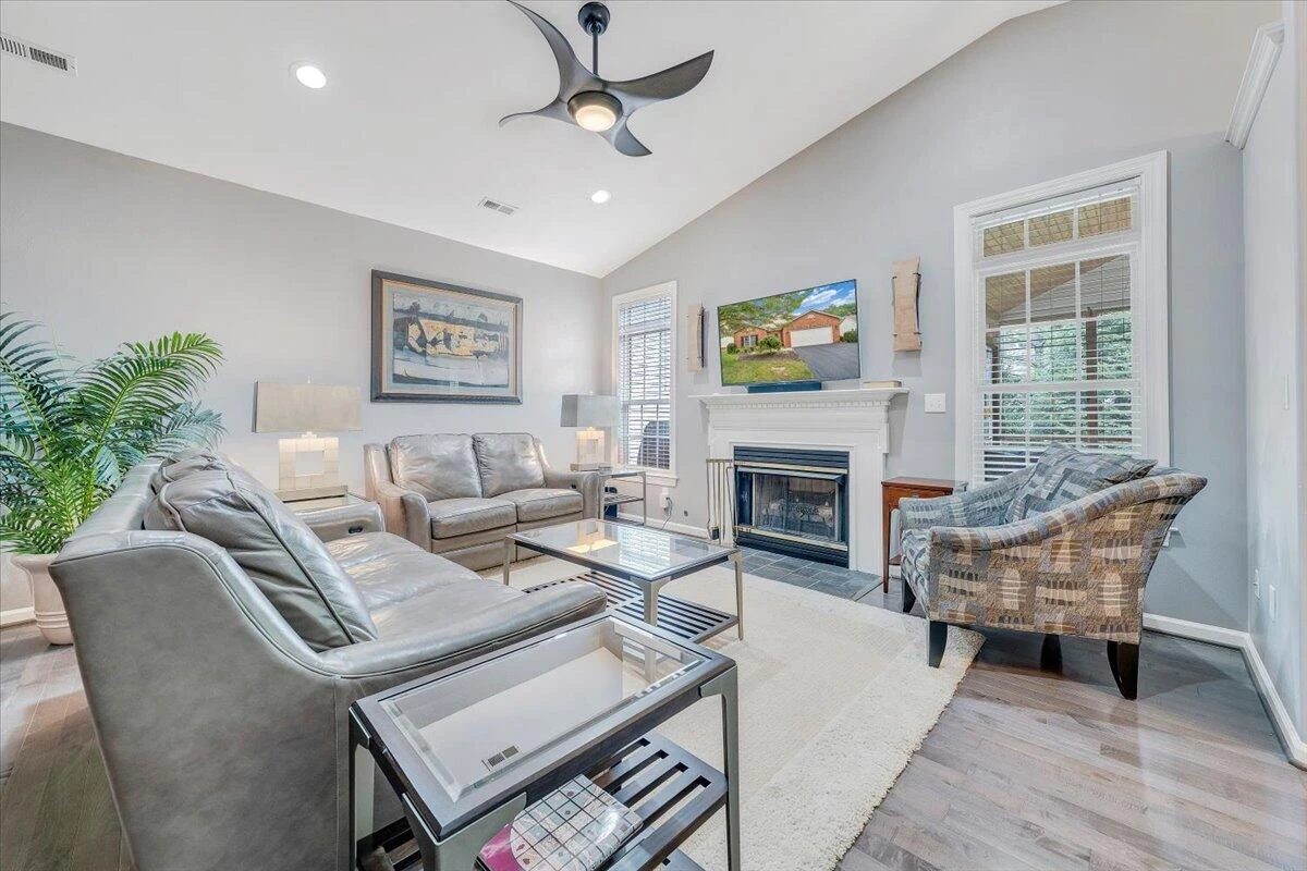 3908 Parkway Place DR - Photo 8