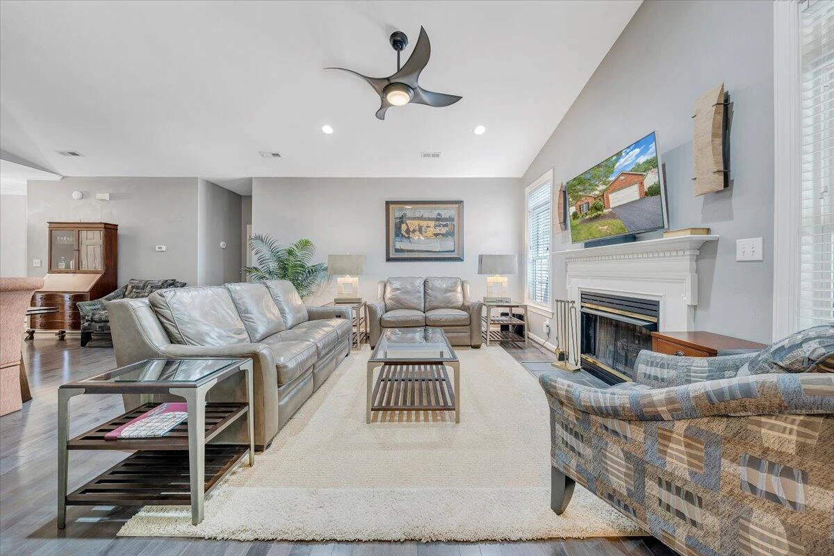 3908 Parkway Place DR - Photo 9