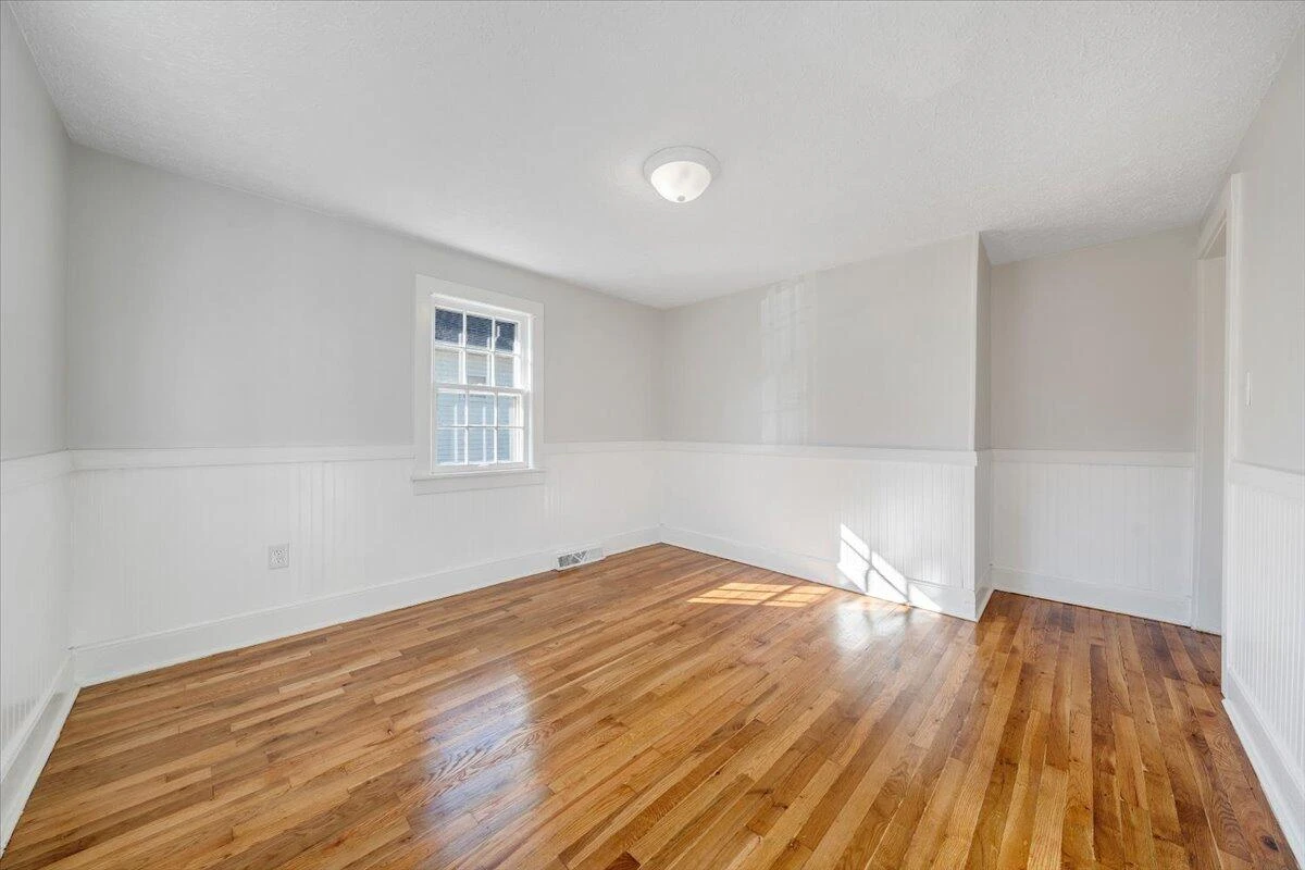 501 Mount Vernon AVE - Photo 2