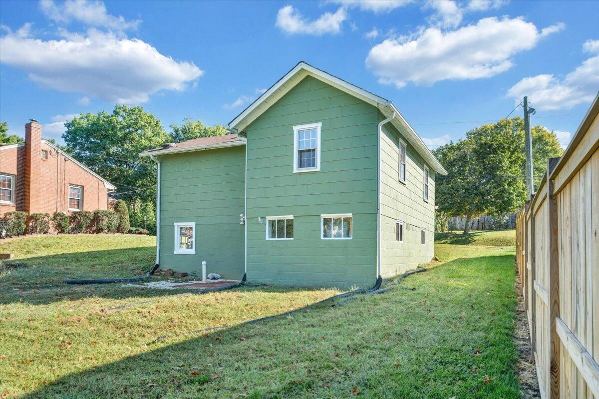 501 Mount Vernon AVE - Photo 23
