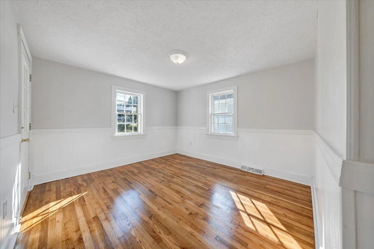 501 Mount Vernon AVE - Photo 4