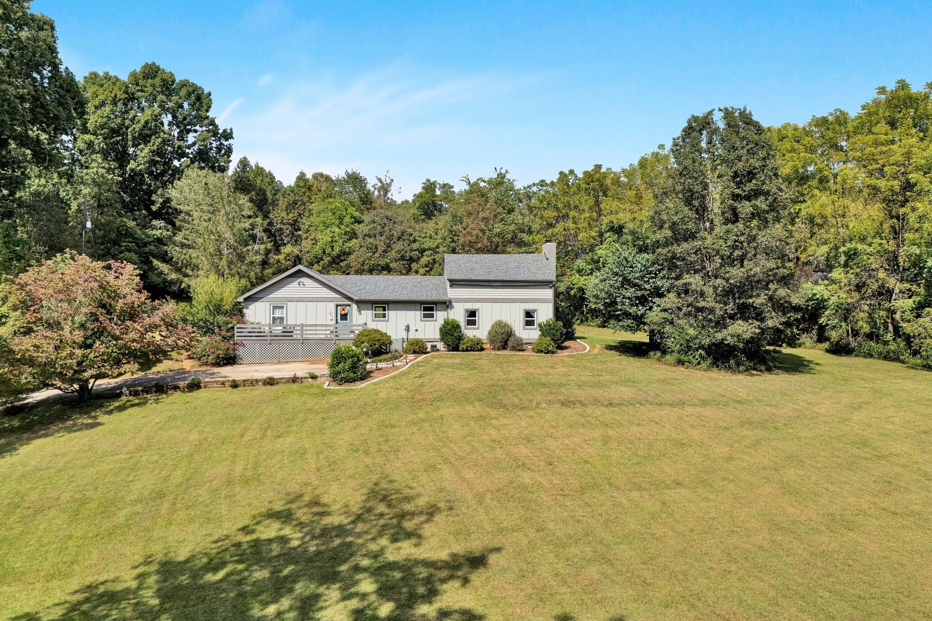 575 Three Brooks LN