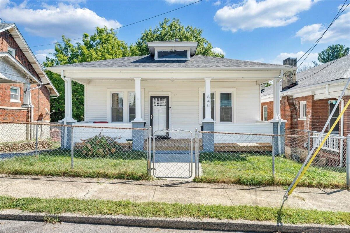 645 Montrose AVE SE