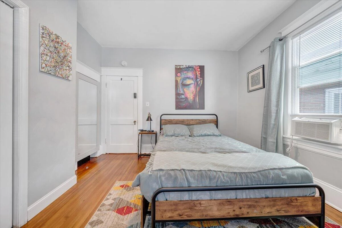 645 Montrose AVE SE - Photo 13