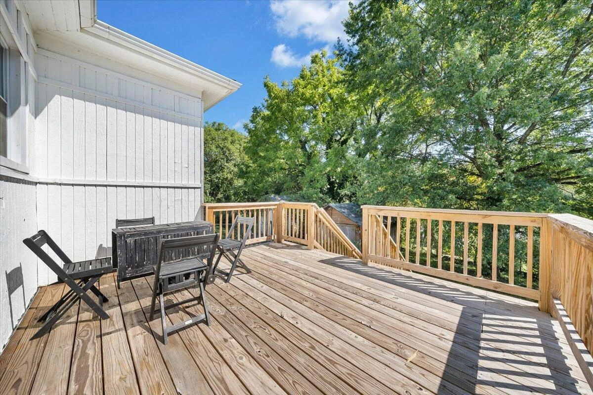 645 Montrose AVE SE - Photo 15