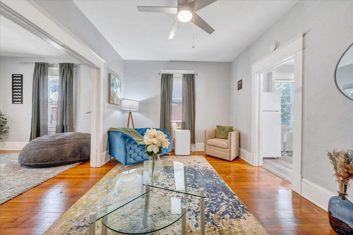 645 Montrose AVE SE - Photo 6