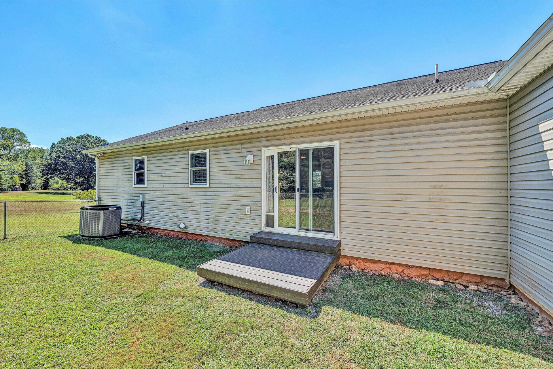 1082 Anna LN - Photo 16