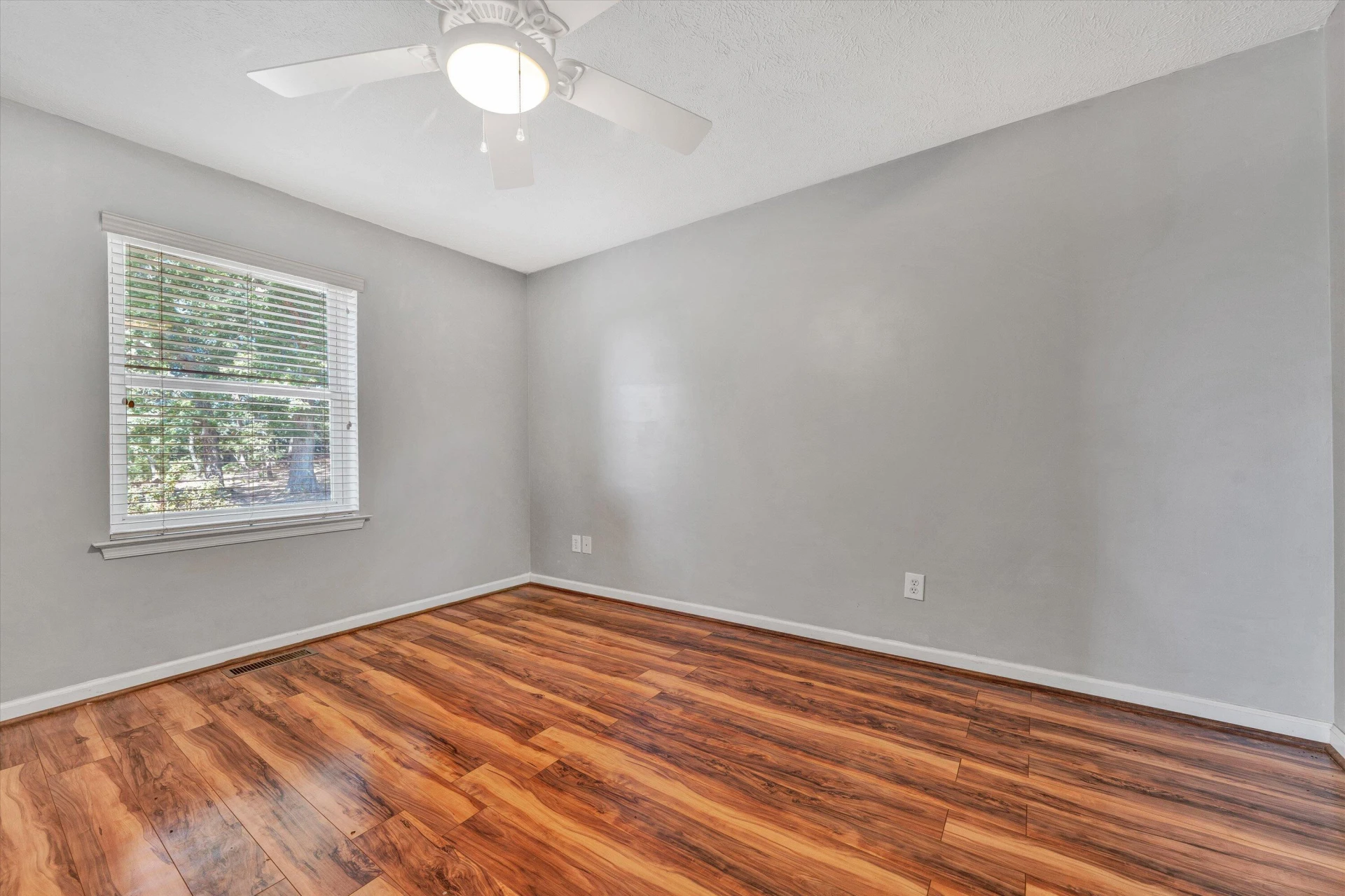 1082 Anna LN - Photo 21