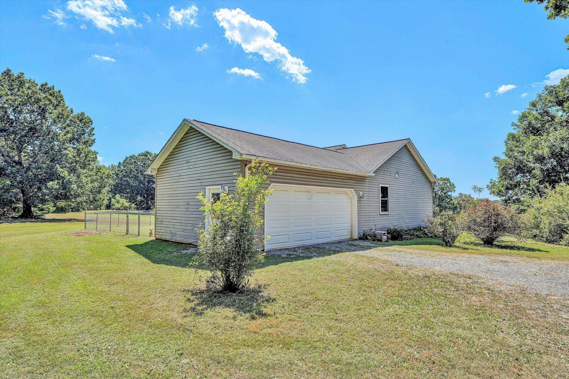 1082 Anna LN - Photo 29