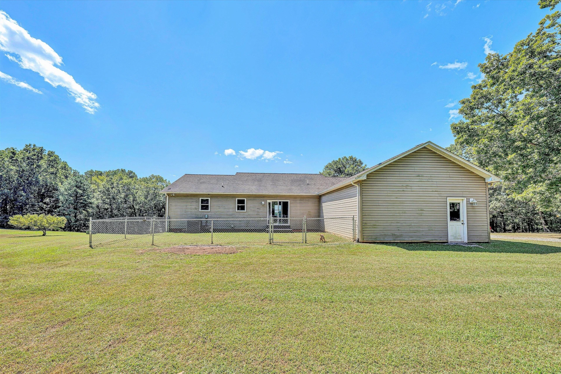 1082 Anna LN - Photo 32